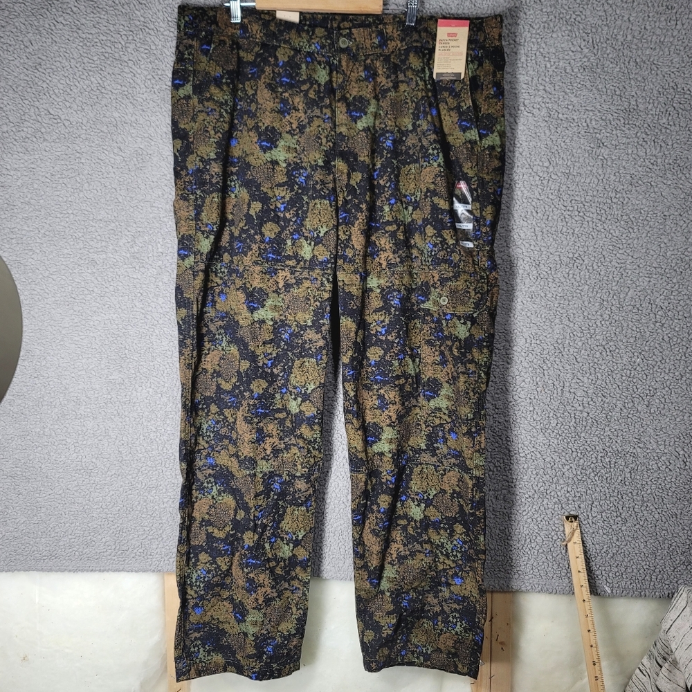 Levis Pants Mens XXL Green Camo Patch Pocket Cargos Relaxed Tapered Cotton New